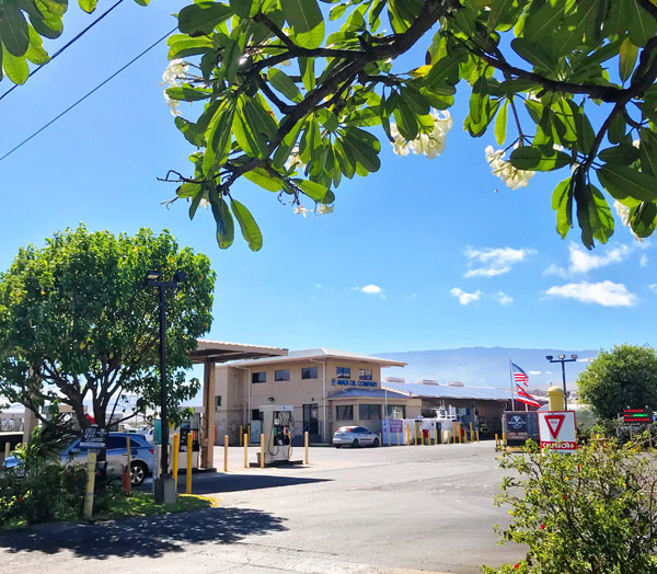 Maui Oil Company fuel station located in Kahului, near the airport.